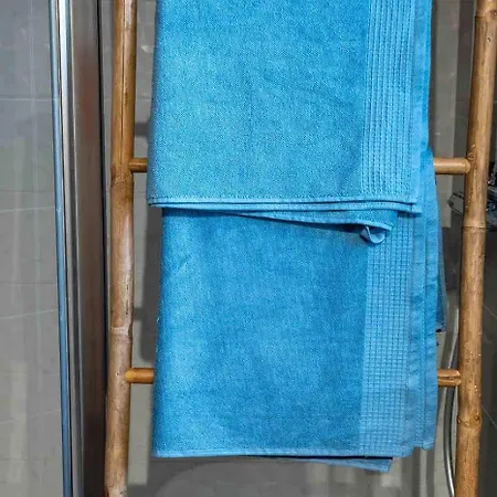 La * נרבון-פלאז'